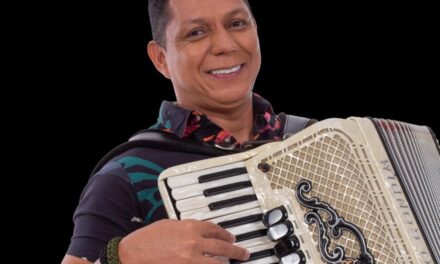 Targino Gondim se apresenta em Itamari e Almadina neste fim de semana