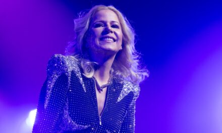 Paula Toller traz a turnê “Amorosa” para a Concha Acústica