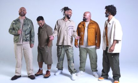 Maneva celebra 20 anos de carreira com show em Salvador