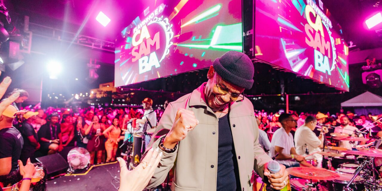 Evento “Flavinho e a CaSamba” faz Salvador cantar em noite repleta de clássicos, convidados e energia sem fim