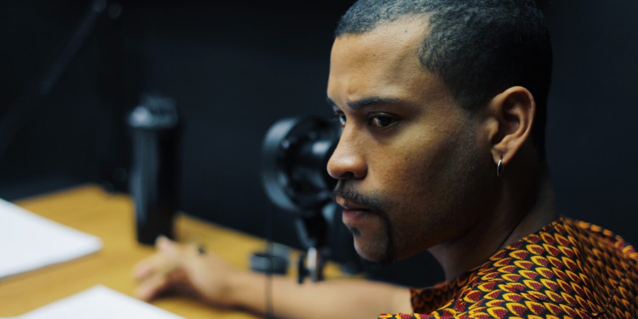 Série em áudio “Operações Negras” transforma matemática em arma contra o racismo institucional