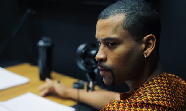 Série em áudio “Operações Negras” transforma matemática em arma contra o racismo institucional