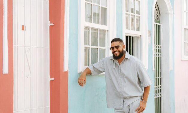 Cantor baiano estreia em reality da Globo; conheça Brenno Casagrande