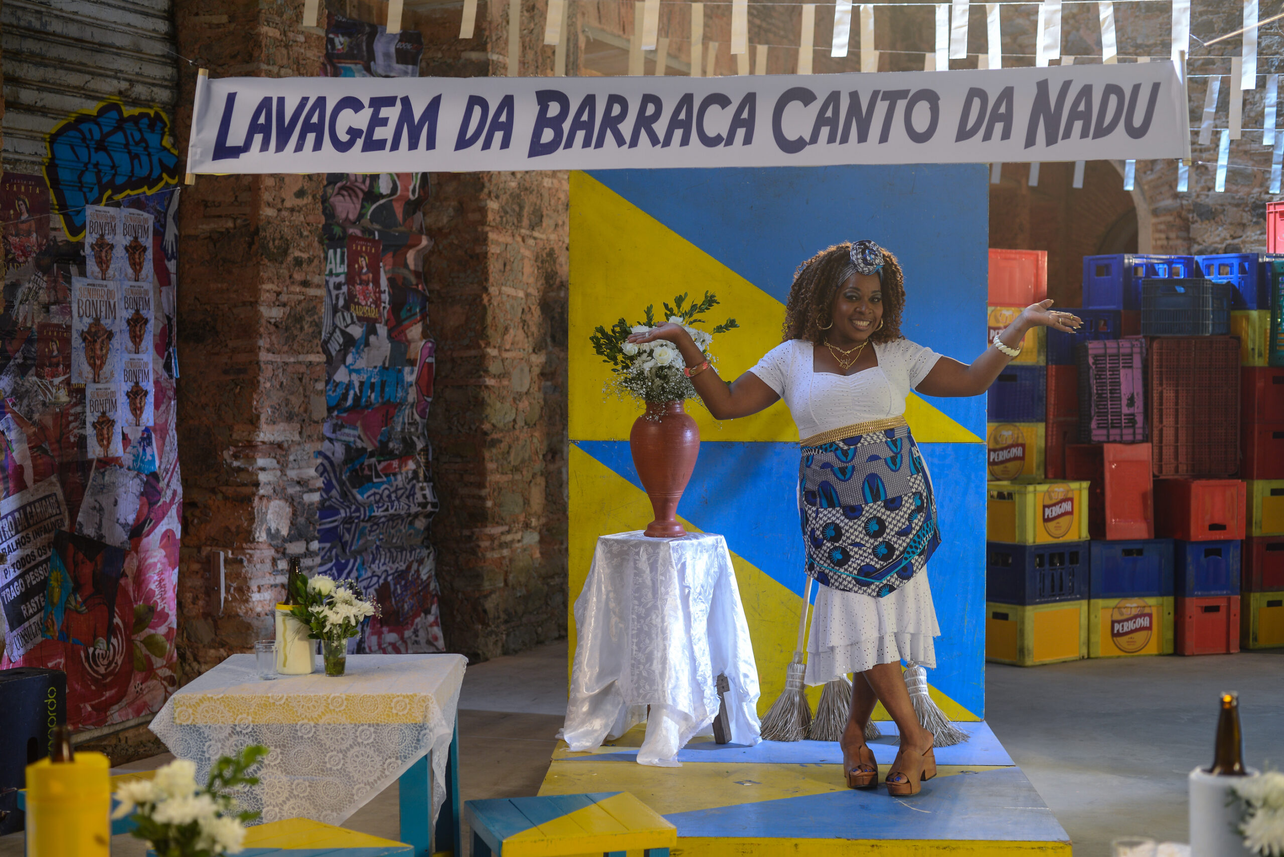 “De um Tudo”: Primeira sitcom da TV baiana estreia com o encontro inédito de Fernando Guerreiro e Chico Kertész na direção e Ana Mametto no elenco