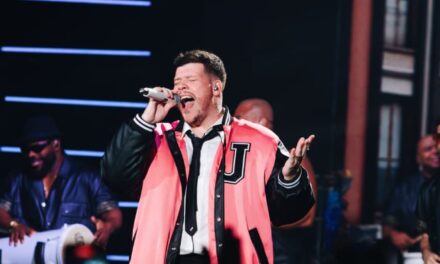 Ferrugem celebra dez anos de carreira com show em Salvador