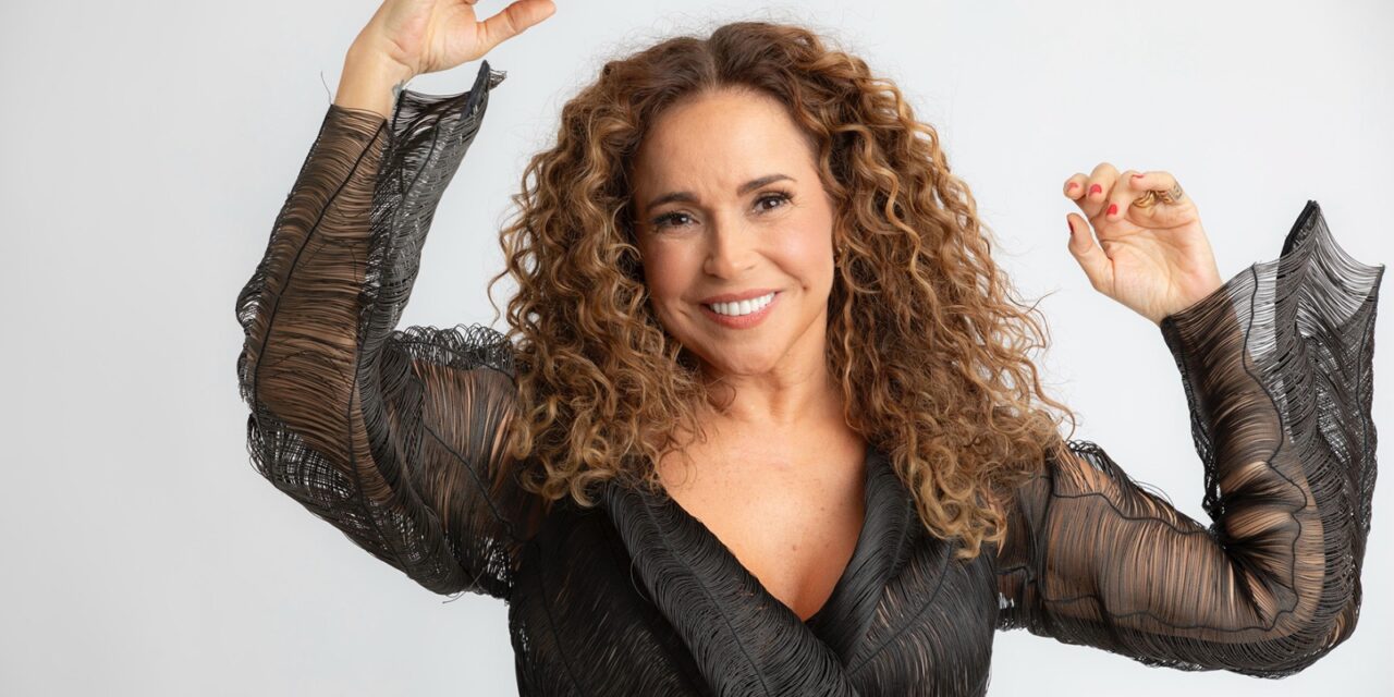 Inicia venda de ingressos para o show “Uma CHICA” de Daniela Mercury interpretando Chico Buarque na Caixa Cultural Salvador  