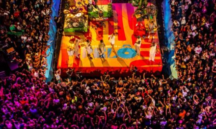 Benzadeus faz história e reúne multidão no Pelourinho na gravação de novo DVD