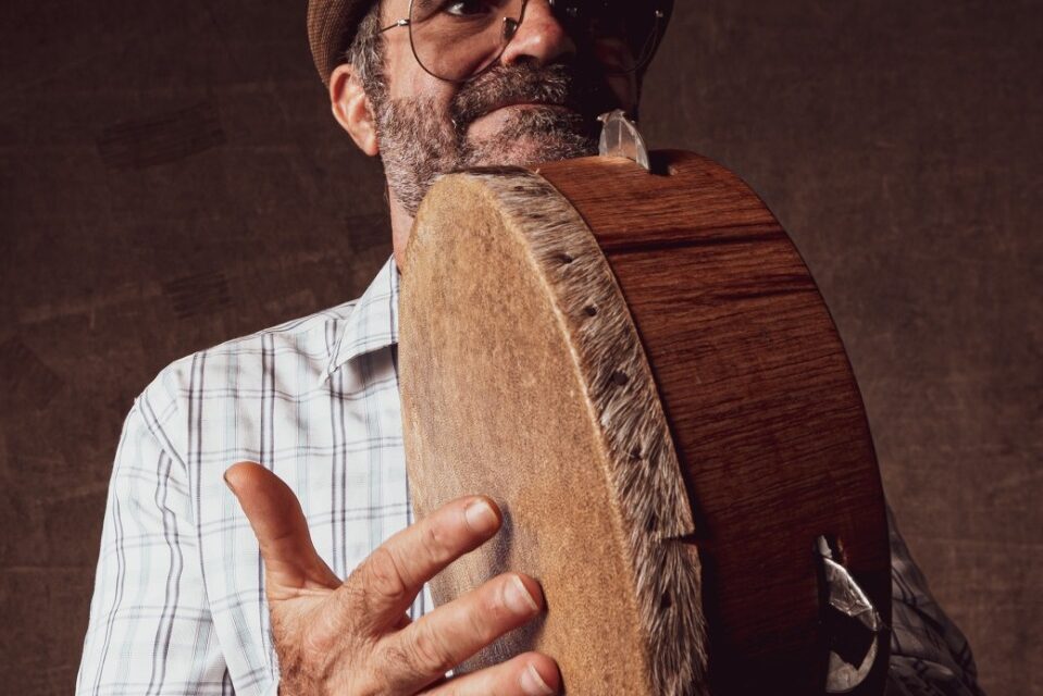 Africania faz homenagem ao mestre Bel da Bonita durante show do PAMBA Difusão Amplificada