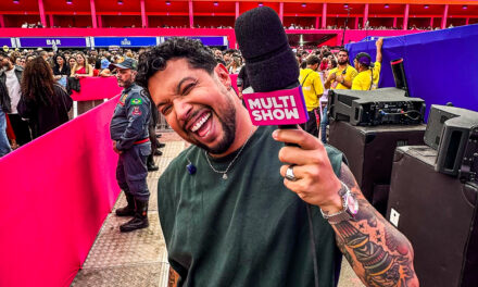 Dinho Jr estreia no Multishow em transmissão da festa A Tardezinha em São Paulo