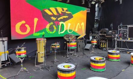 Olodum celebra o Outubro Ujamaa com ensaio no Pelourinho