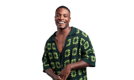 “TEM QUE APROVEITAR”: CANTOR UEL ESTREIA TEMPORADA DE ENSAIOS DE VERÃO NO CLUBE ESPANHOL