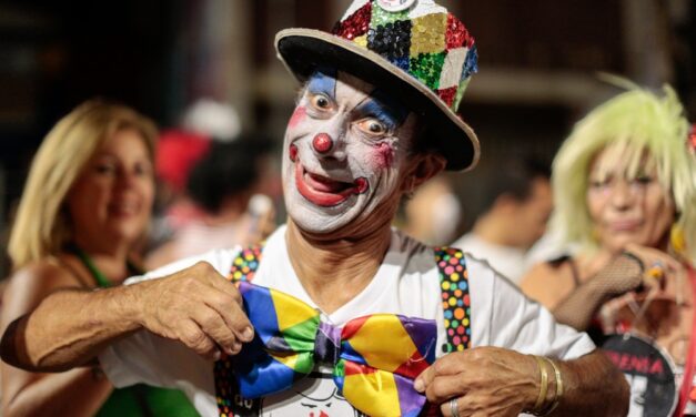 Palhaços do Rio Vermelho e Siribeira promovem aula pública “Circo e Capoeira – O Palhaço Entrou na Roda” no SESI Rio Vermelho