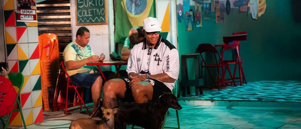 Léo Santana lança clipe da música ‘Surto Coletivo’