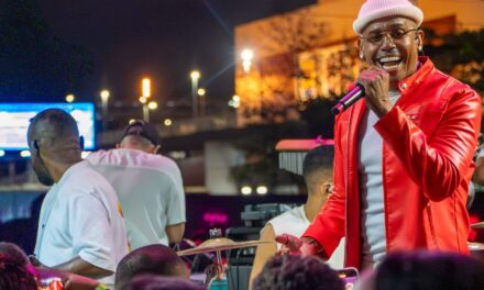 Evento “Flavinho e a CaSamba” leva o público ao delírio em Salvador com clássicos, convidados e muito samba