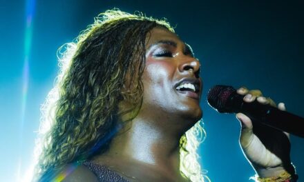 Liniker emociona o público no AFROPUNK Brasil 2025