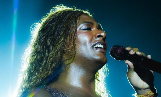 Liniker emociona o público no AFROPUNK Brasil 2025