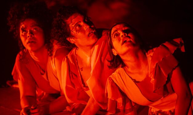 Mulheres em cena: Casa Rosa apresenta “Do Fundo ao Fôlego”, de Clara Romariz, pelo projeto Quinta da Casa