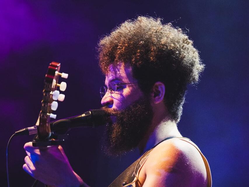 Pernambucano Martins retorna à Casa Rosa para um reencontro acústico com o público de Salvador