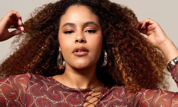 Rachel Reis é indicada a Cantora do Ano no WME