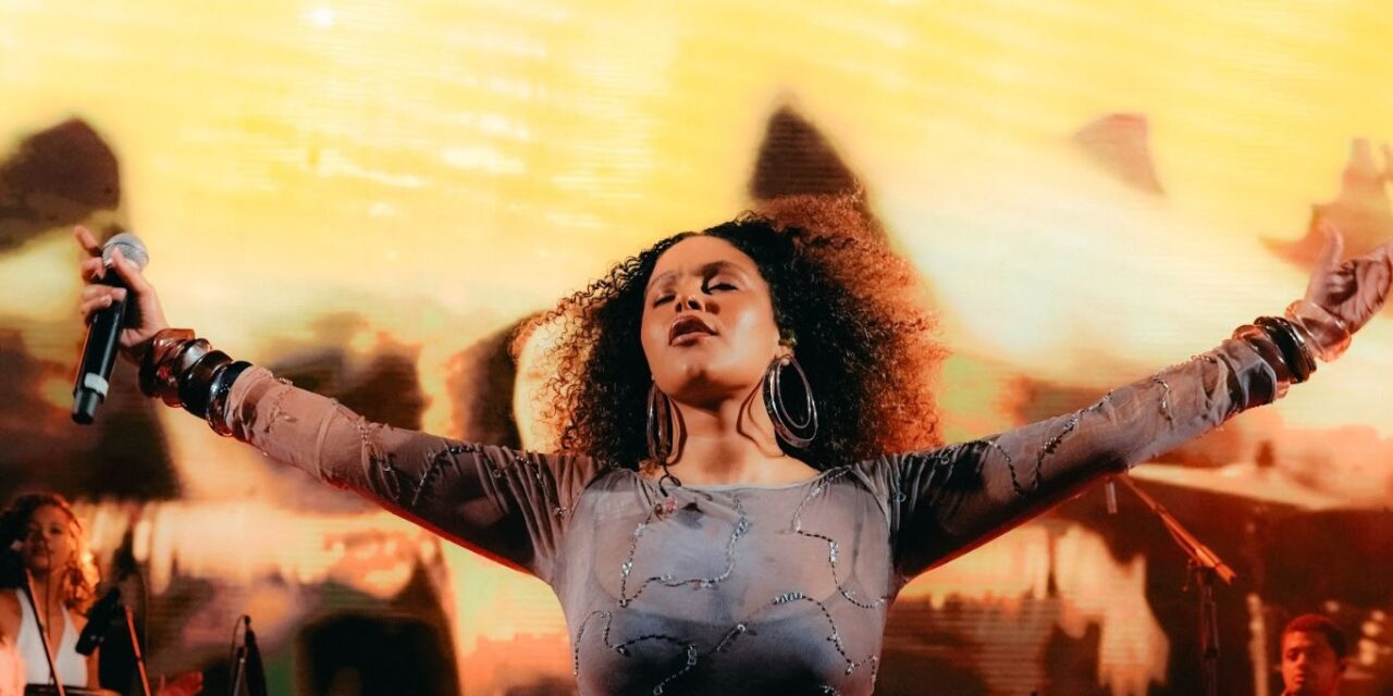 Rachel Reis fez história no MAM Salvador com sold out no Canto da Sereiona