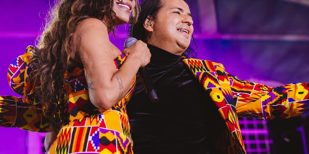 Em noite histórica no Pelourinho, Silvânia Aquino e Berg Rabelo eternizam trajetórias na gravação de DVD em Salvador