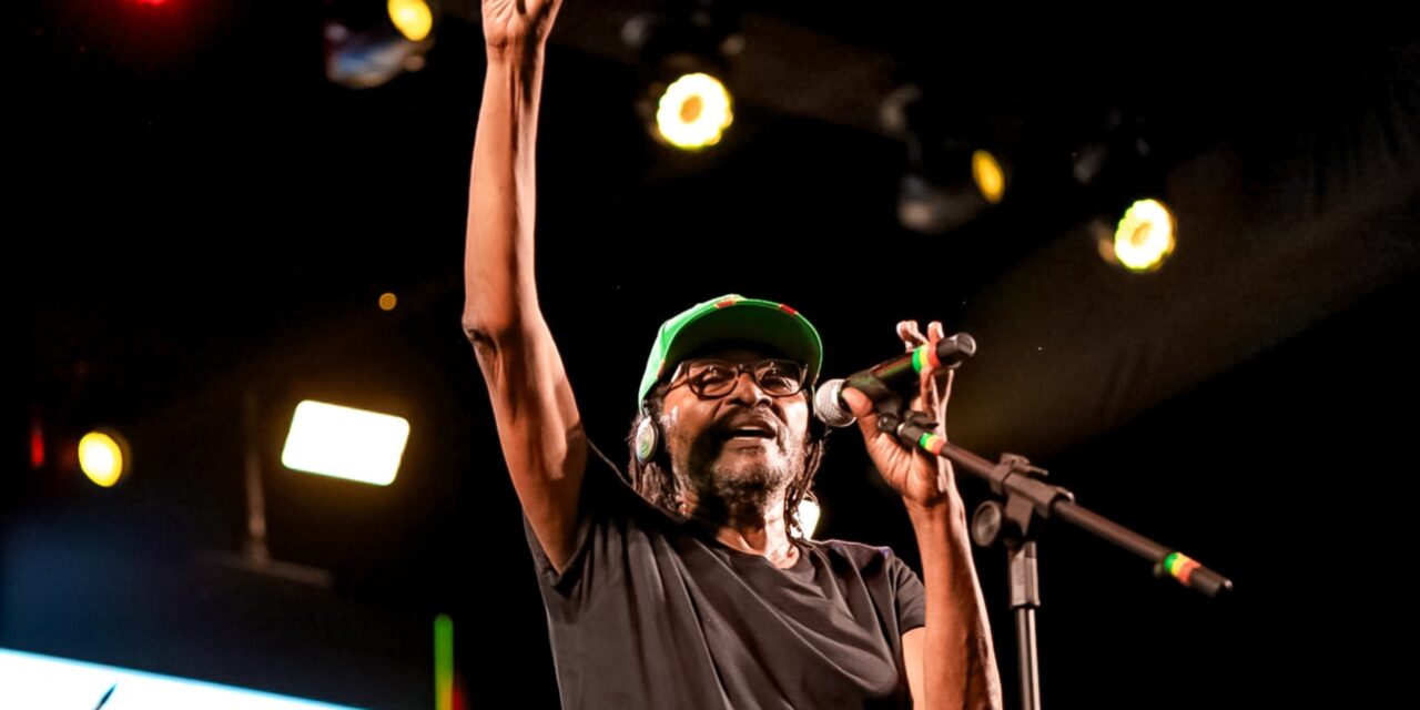 Circuito Luiz Galvão, na Orla II se despede do carnaval de Juazeiro com noite histórica que uniu reggae, axé, arrocha, forró e muito mais