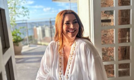 Show de Belô Velloso no Pelourinho tem novo horário acontece às 21h no dia 04 de fevereiro na Praça Tereza Batista