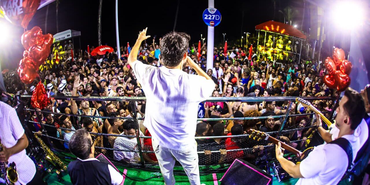Kart Love arrastou uma multidão com o “Trio do Amor” no Furdunço