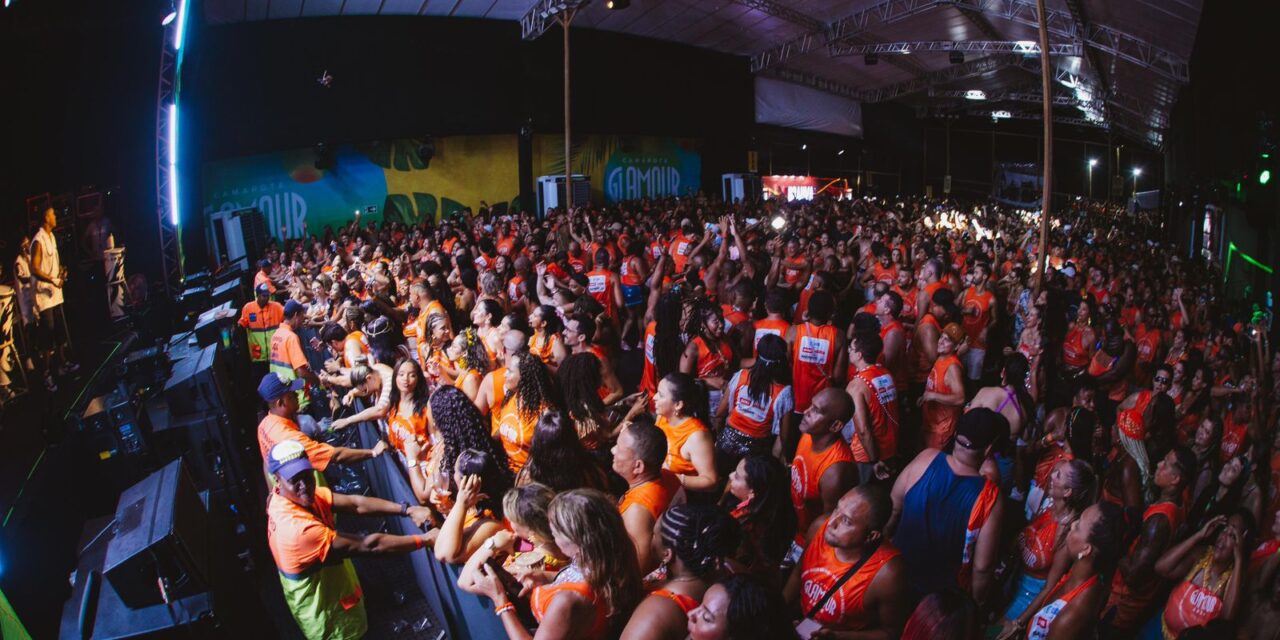 Terceira noite de festa no Camarote Glamour recebe shows de Timbalada, Pagodart e Uel