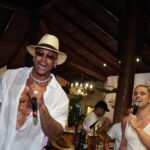 Guga Meyra anima festa de Leo Santana e Lore Improta em clima de descanso pós-Carnaval