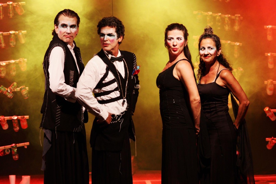 APÓS SUCESSO DE PÚBLICO, LOS CATEDRÁSTICOS PROLONGAM TEMPORADA DE ESPETÁCULO DE COMÉDIA EM SALVADOR