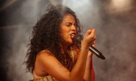 Andrezza faz show gratuito no Teatro Sesc Casa do Comércio nesta sexta (13)