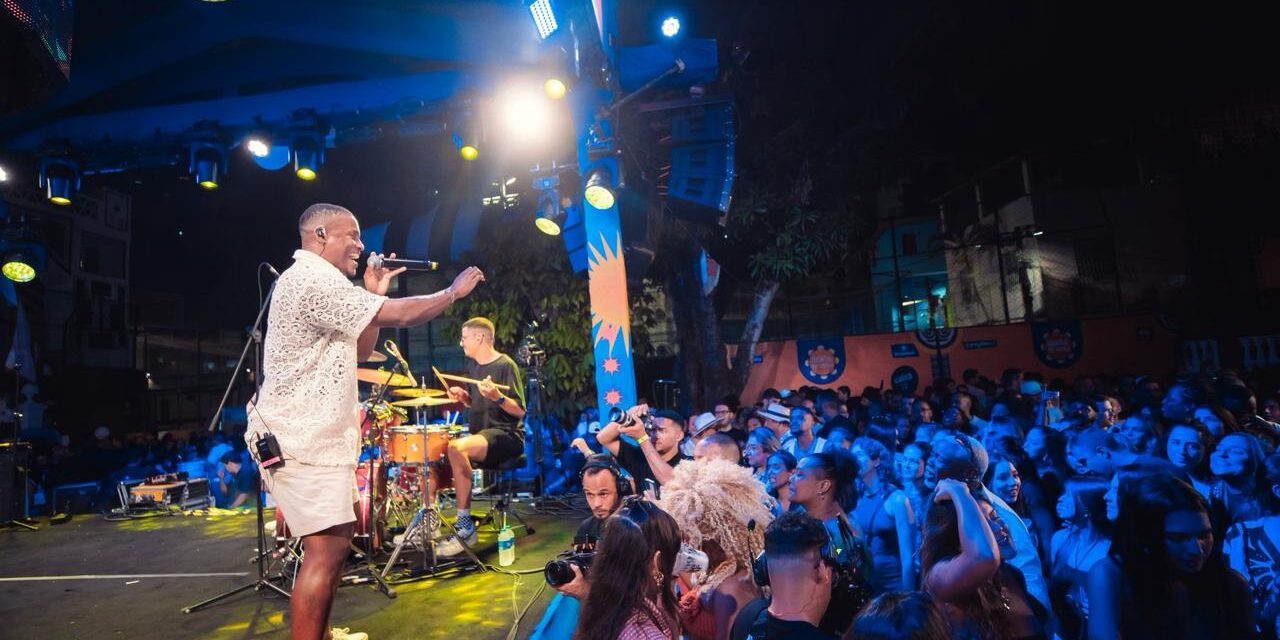 UEL CELEBRA NOVO AUDIOVISUAL GRAVADO NO CANDYALL