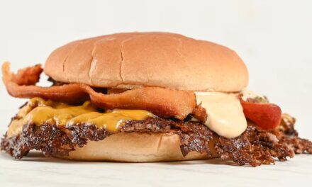 Famoso hambúrguer da Fat Guys ganha promoção exclusiva em Salvador e Feira de Santana