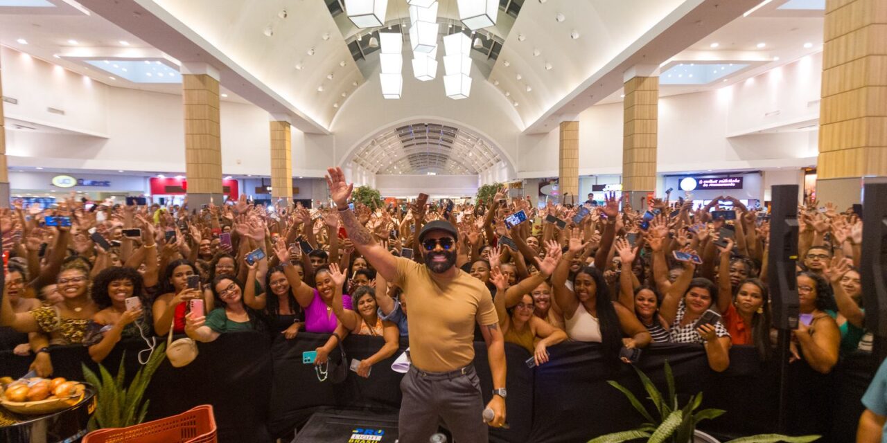 Pablo lota praça de alimentação do Shopping da Bahia em esquenta para a ‘Bodega’