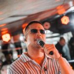 Guga Meyra desce do trio e leva Coité ao delírio