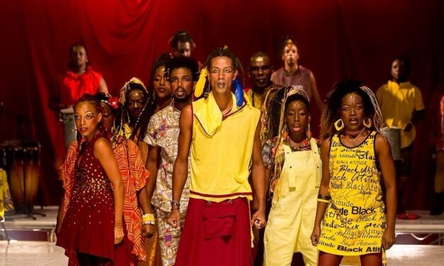 Bando de Teatro Olodum é finalista do Prêmio Sim à Igualdade Racial 2026
