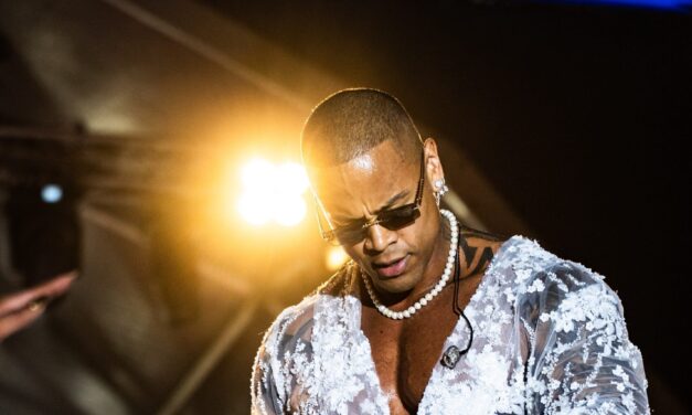 Léo Santana estreia em Cabo Verde, lota festival africano e homenageia a cultura local