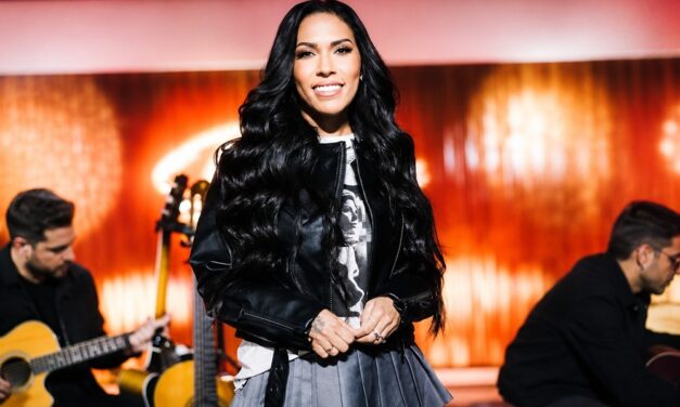 Simone Morena estreia no Pará e leva o arrocha baiano ao estado
