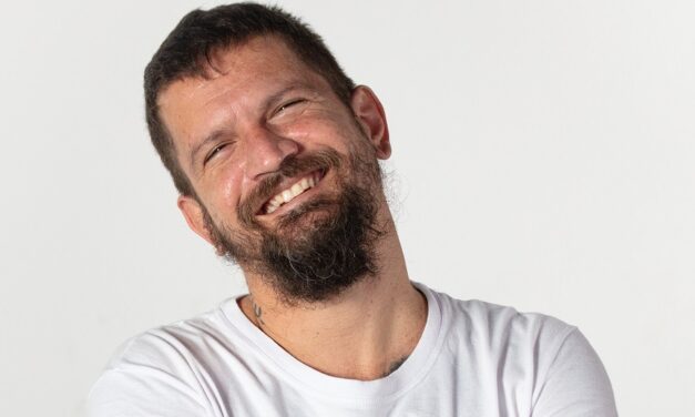 Repertório vai ser alegre, percussivo… pra trazer esperança. É uma data boa de renovar a fé”, diz Saulo, sobre show no Réveillon Guarajuba