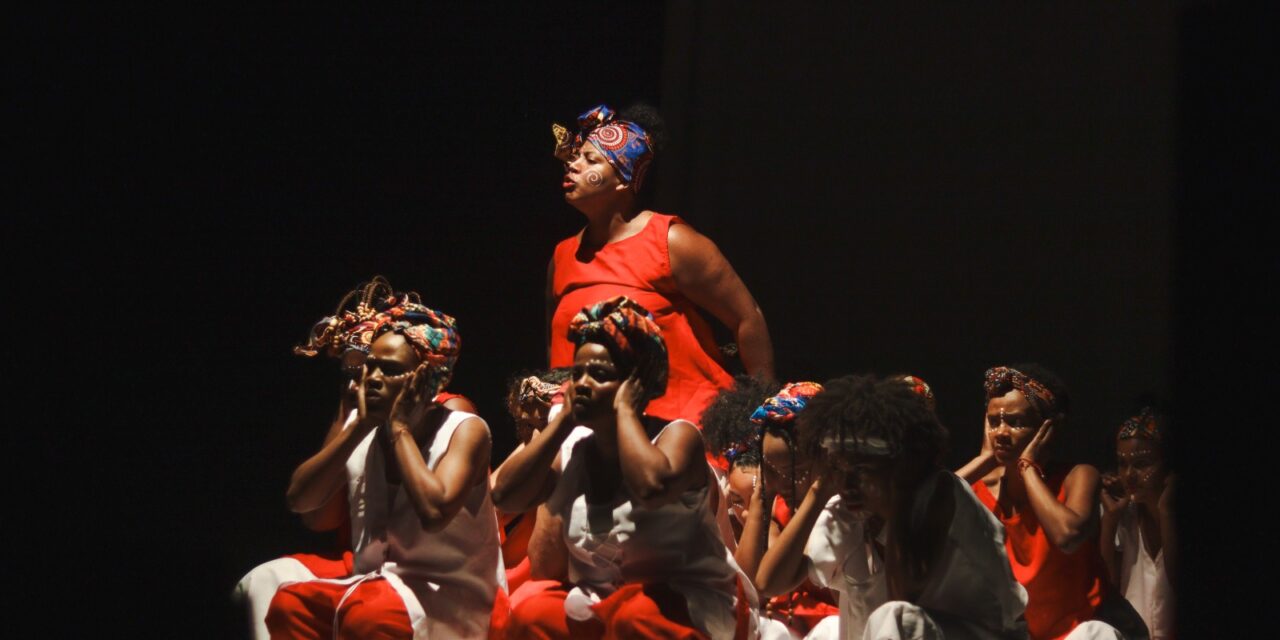 Cia Suburbando de Teatro leva espetáculo “Mwana Erê” a Alagados